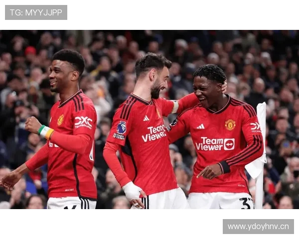 曼联防线失误频繁问题持续,对赛季稳定性形成考验 曼联防线失误频繁问题持续,对赛季稳定性形成考验