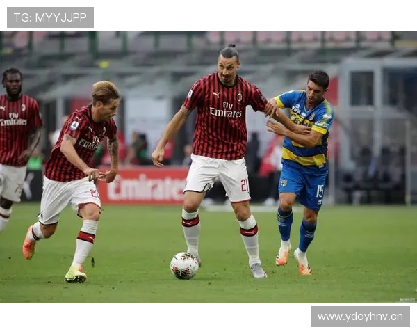 AC米兰边路主导进攻，中路层次是否不足已逐步体现