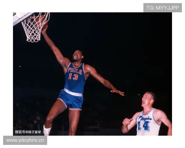 张伯伦内线单打高效主导，对比拉塞尔防守主导篮板