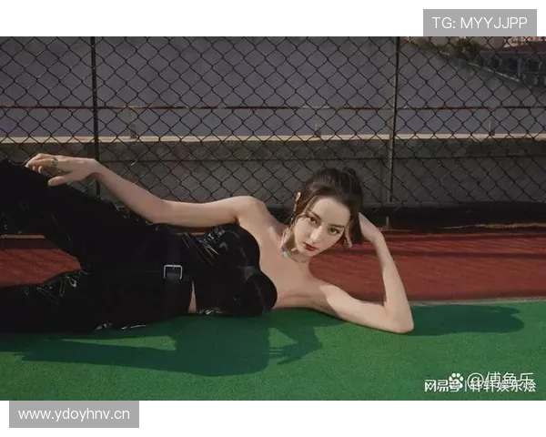 陈一冰球场外的生活，跟你隔着几个亿的差距啊，这日常谁顶得住？